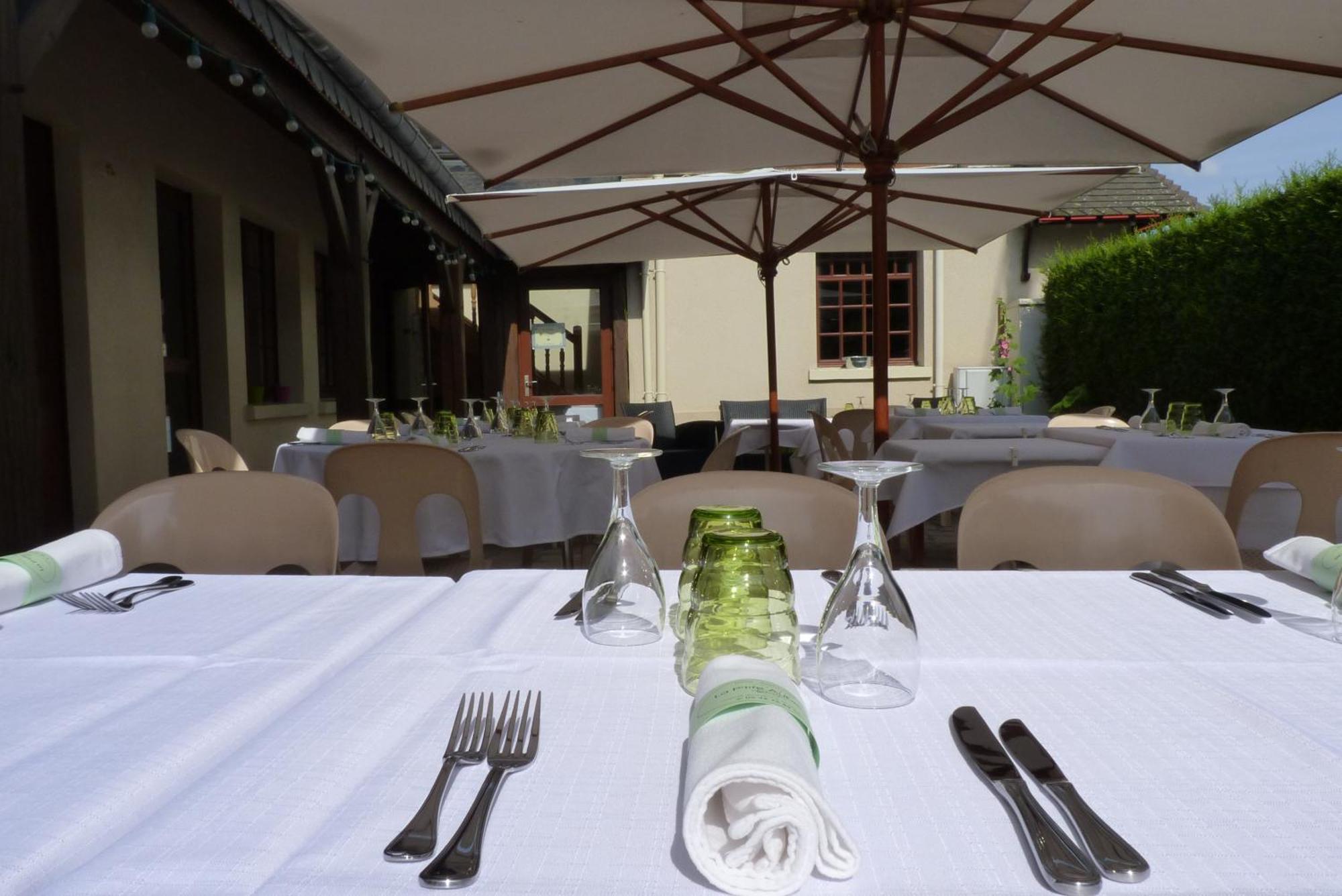 Hotel-Restaurant La P'Tite Auberge Lillebonne Экстерьер фото