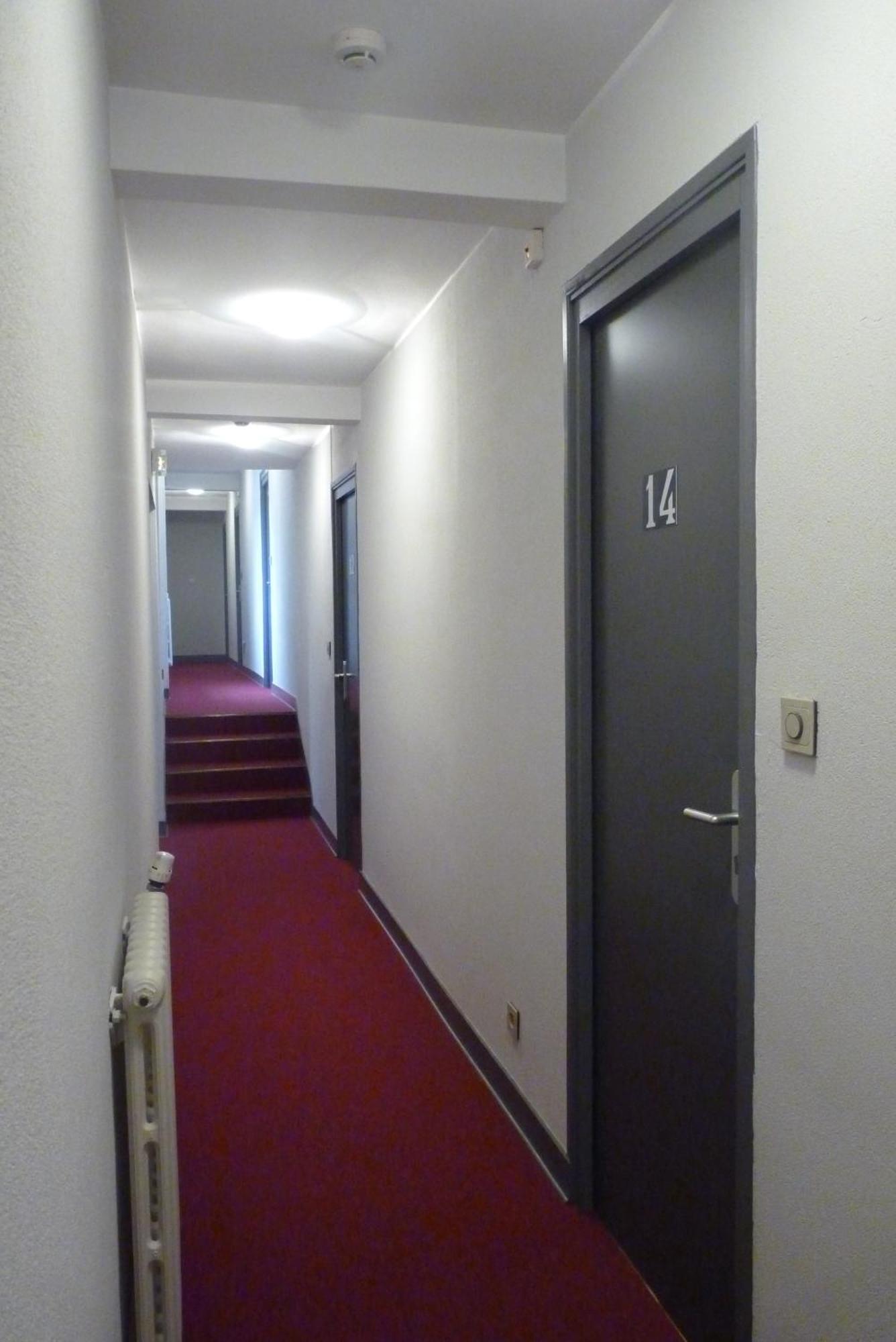 Hotel-Restaurant La P'Tite Auberge Lillebonne Экстерьер фото