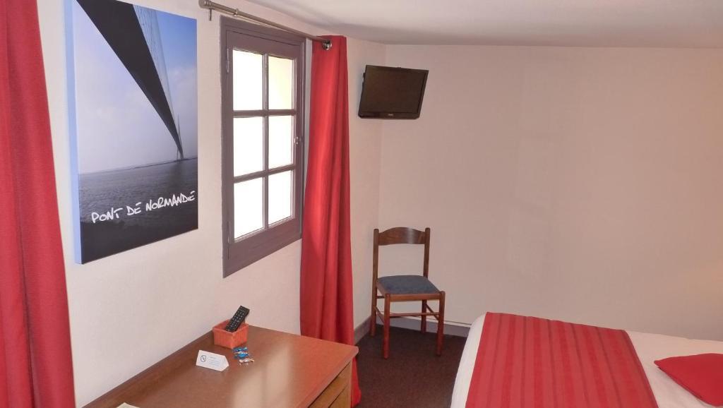Hotel-Restaurant La P'Tite Auberge Lillebonne Номер фото
