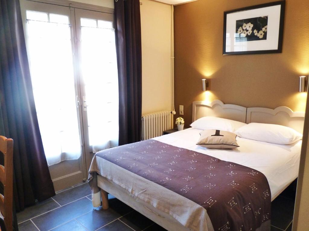 Hotel-Restaurant La P'Tite Auberge Lillebonne Номер фото